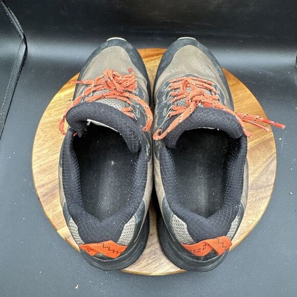 Athletic_Shoes